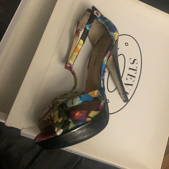 Shoes - Picture 2 of 4